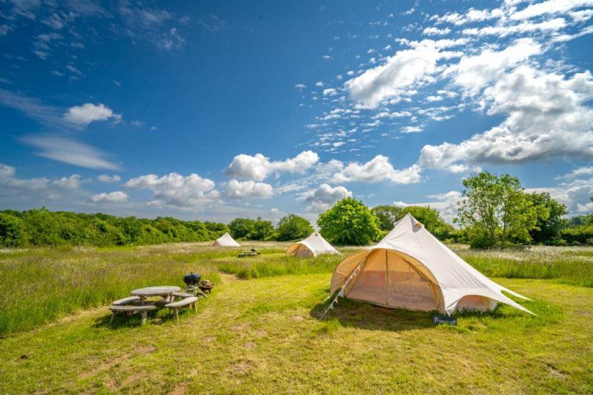 Red Clover At Blanca'S Bell Tents Villa Ringstead  Eksteriør billede