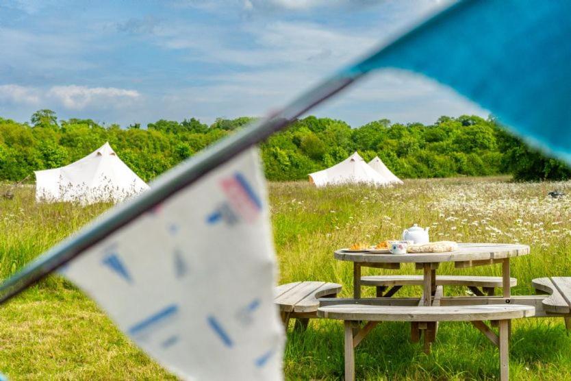 Red Clover At Blanca'S Bell Tents Villa Ringstead  Eksteriør billede