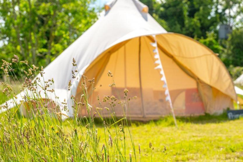 Red Clover At Blanca'S Bell Tents Villa Ringstead  Eksteriør billede