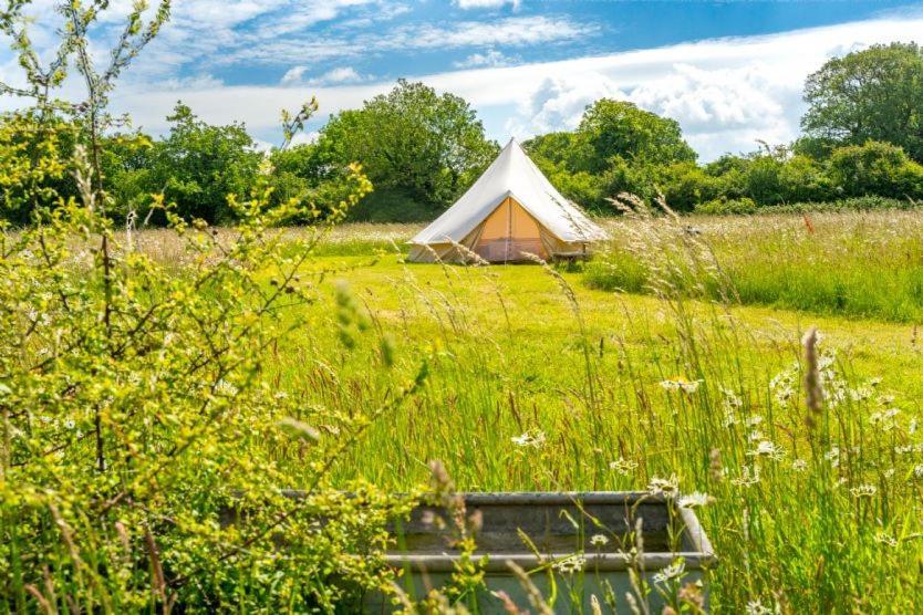 Red Clover At Blanca'S Bell Tents Villa Ringstead  Eksteriør billede