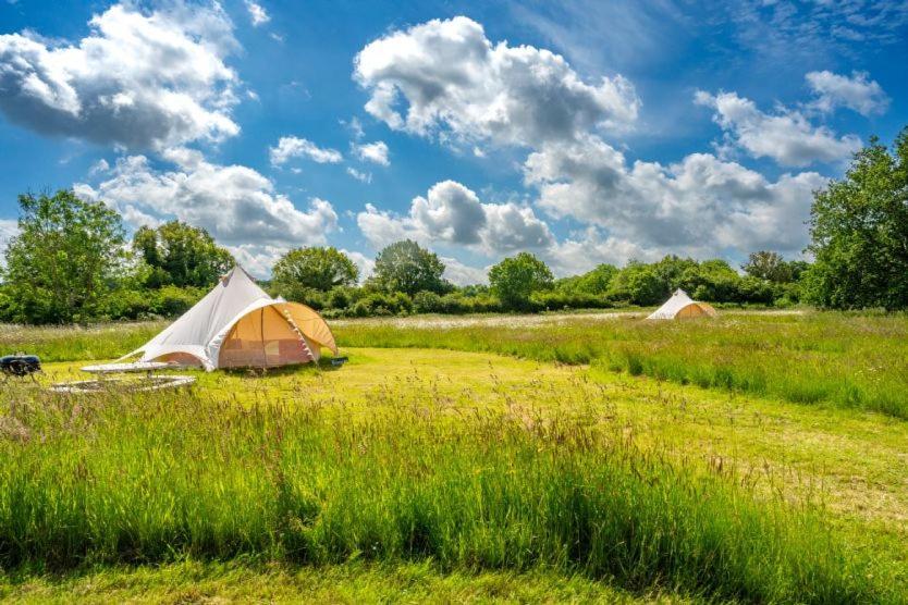 Red Clover At Blanca'S Bell Tents Villa Ringstead  Eksteriør billede